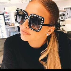**NEVER WORN** Elegant Black oversized Rhinestone Sunglasses